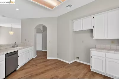 7590 Suncountry Ln, Sacramento, CA 95828 - Photo 17