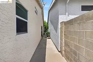 7590 Suncountry Ln, Sacramento, CA 95828 - Photo 37