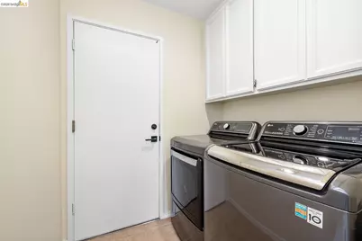11321 Sutters Mill Cir, Gold River, CA 95670 - Photo 29