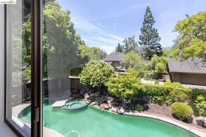 11321 Sutters Mill Cir, Gold River, CA 95670 - Photo 27