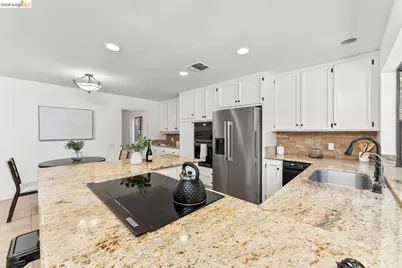 11321 Sutters Mill Cir, Gold River, CA 95670 - Photo 19