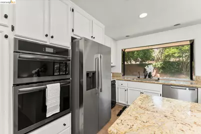 11321 Sutters Mill Cir, Gold River, CA 95670 - Photo 21