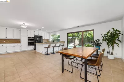 11321 Sutters Mill Cir, Gold River, CA 95670 - Photo 19