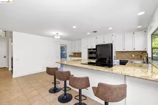11321 Sutters Mill Cir, Gold River, CA 95670 - Photo 31