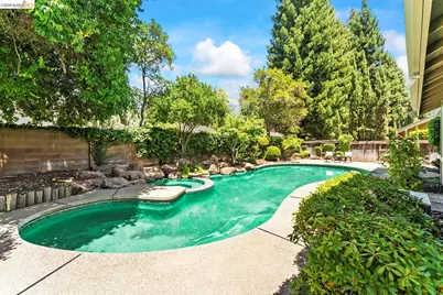 11321 Sutters Mill Cir, Gold River, CA 95670 - Photo 41
