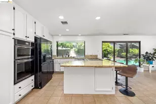 11321 Sutters Mill Cir, Gold River, CA 95670 - Photo 3