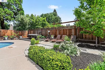 131 Brookside Pl, Danville, CA 94526 - Photo 33