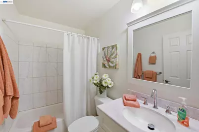 246 Galano Plz, Union City, CA 94587 - Photo 15