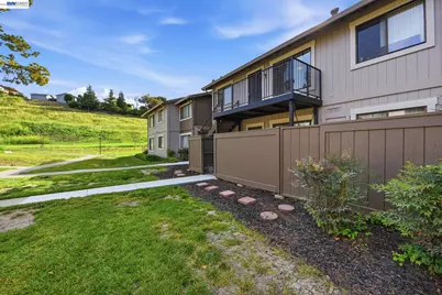 246 Galano Plz, Union City, CA 94587 - Photo 3