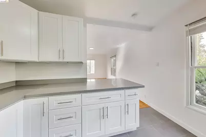 1207 University Ave, Berkeley, CA 94702 - Photo 27