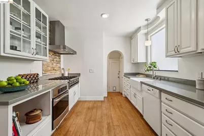1643 Walnut St, Berkeley, CA 94709 - Photo 25