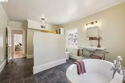 1643 Walnut St, Berkeley, CA 94709 - Photo 51