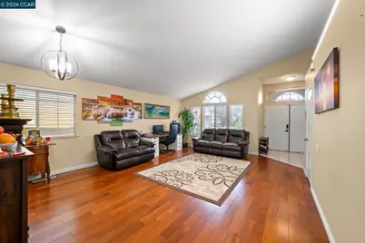 207 Babbling Brook Way, Pittsburg, CA 94565 - Photo 9