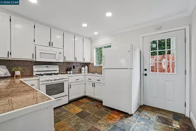 2165 James St, Martinez, CA 94553 - Photo 7