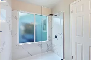 29 Captains Dr, Alameda, CA 94502 - Photo 25