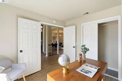 29 Captains Dr, Alameda, CA 94502 - Photo 15