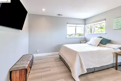 11550 Skyline Blvd, Oakland, CA 94619 - Photo 25