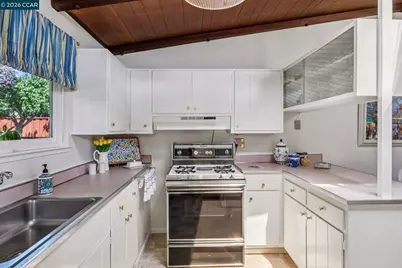 27621 Loyola Ave, Hayward, CA 94545 - Photo 25