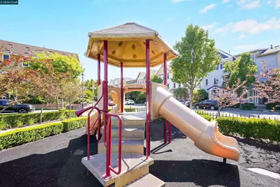 2081 Tsushima St, Hercules, CA 94547 - Photo 49