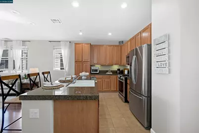 2081 Tsushima St, Hercules, CA 94547 - Photo 25