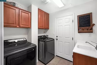 2081 Tsushima St, Hercules, CA 94547 - Photo 11