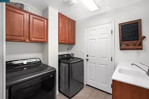 2081 Tsushima St, Hercules, CA 94547 - Photo 11