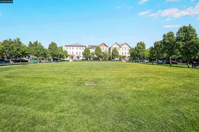 2081 Tsushima St, Hercules, CA 94547 - Photo 45