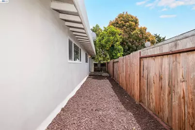 1727 Southgate St, Hayward, CA 94545 - Photo 57