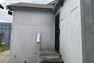 1024 50th Ave, Oakland, CA 94601 - Photo 13