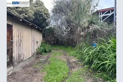 1024 50th Ave, Oakland, CA 94601 - Photo 7