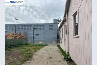 1024 50th Ave, Oakland, CA 94601 - Photo 15