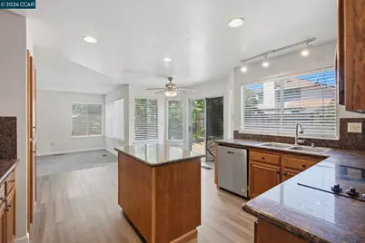 6033 Lakeview Cir, Fairfield, CA 94534 - Photo 23
