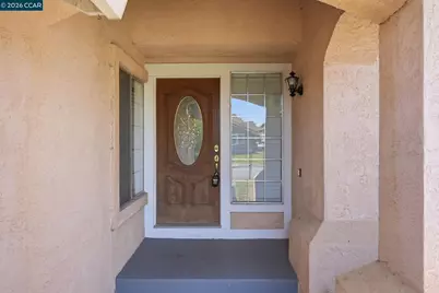 6033 Lakeview Cir, Fairfield, CA 94534 - Photo 5