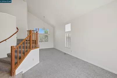 6033 Lakeview Cir, Fairfield, CA 94534 - Photo 9