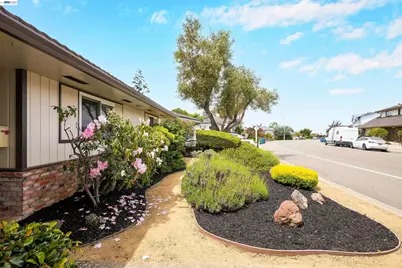 3787 Oakes Dr, Hayward, CA 94542 - Photo 9
