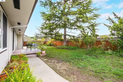 3787 Oakes Dr, Hayward, CA 94542 - Photo 63