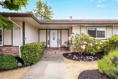 3787 Oakes Dr, Hayward, CA 94542 - Photo 5