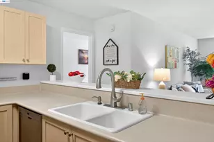 535 Pierce St, Albany, CA 94706 - Photo 15