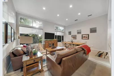 9385 Pinehurst Dr, Roseville, CA 95747 - Photo 9