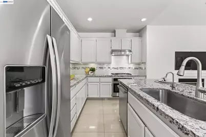 34517 Windflower Ln, Union City, CA 94587 - Photo 17