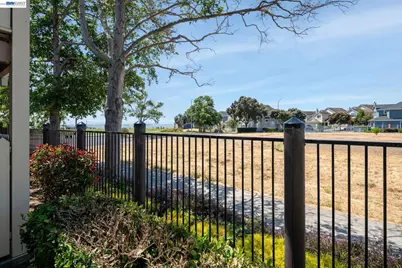 197 Lakeshore Ct, Richmond, CA 94804 - Photo 15