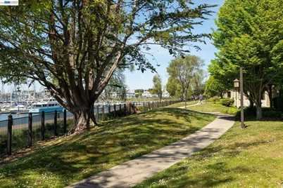 197 Lakeshore Ct, Richmond, CA 94804 - Photo 53