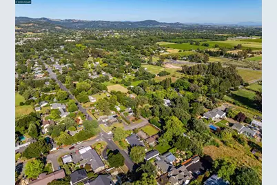19317 Olive Ave, Sonoma, CA 95476 - Photo 33
