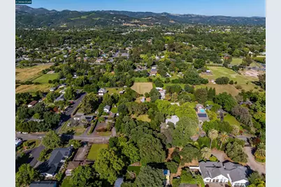 19317 Olive Ave, Sonoma, CA 95476 - Photo 21