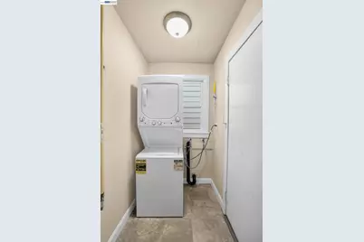 502 Lewis St, Oakland, CA 94607 - Photo 17