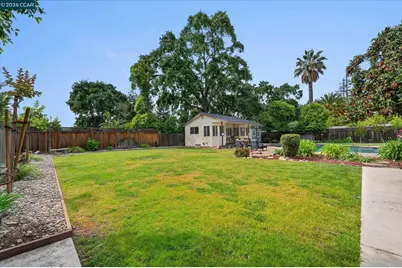 1675 Garnet Ln, Concord, CA 94519 - Photo 33