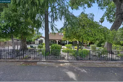 1675 Garnet Ln, Concord, CA 94519 - Photo 3