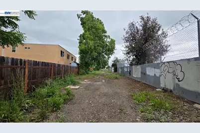 218 Valle Vista Ave, Hayward, CA 94544 - Photo 3