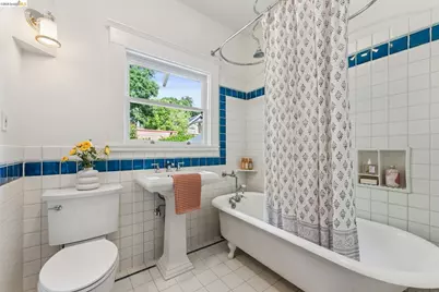6004 Auburn Avenue, Oakland, CA 94618 - Photo 23