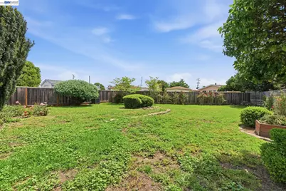 1762 Via Redondo, San Lorenzo, CA 94580 - Photo 31